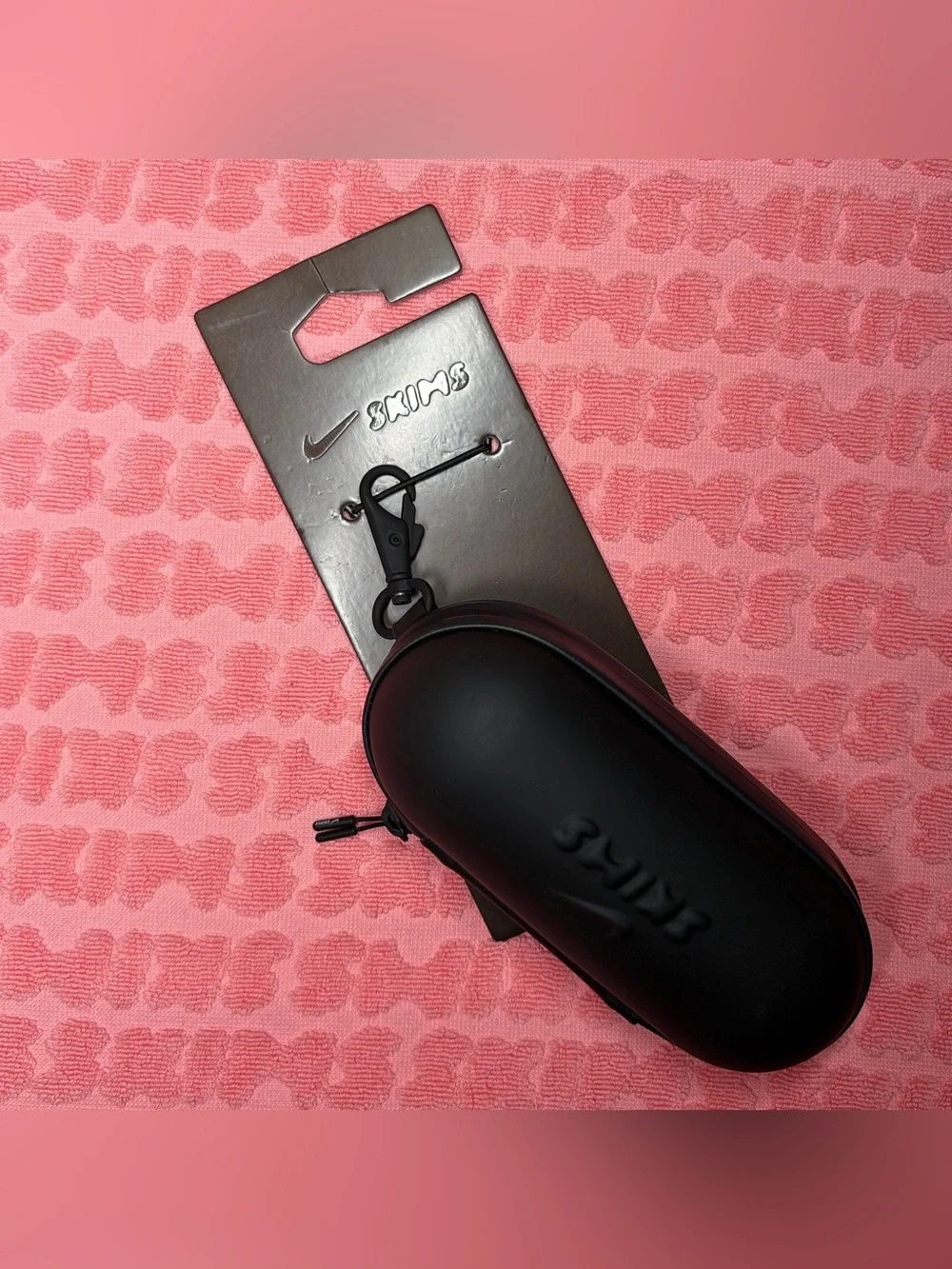 ✨ NWT NikeSKIMS Hardshell Glasses Case | Obsidian ✨